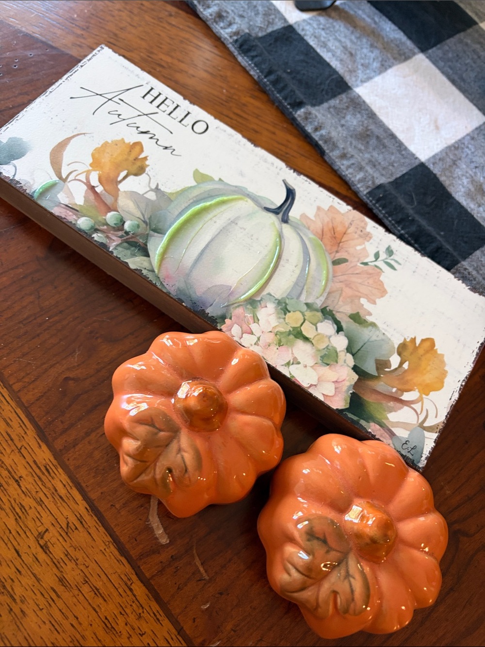 Hello Autumn Decorative Pumpkin Plaque with Orange Ceramic Pumpkins